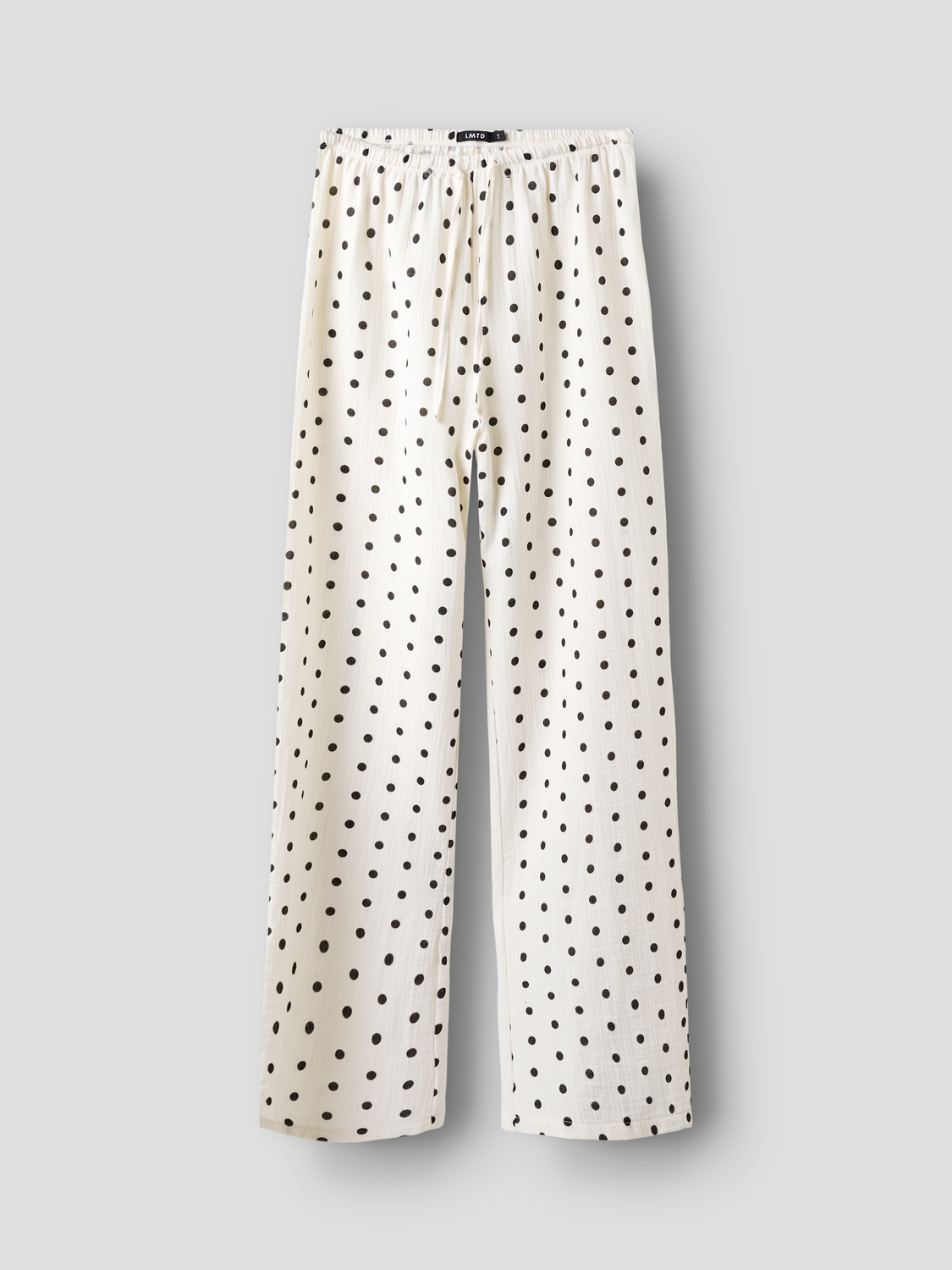 model_shot-front